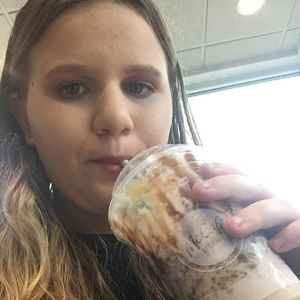 Meet your Posher, Zoie